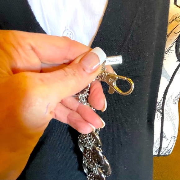 Chico’s textured disk & multi chain belt - Picture 4 of 6